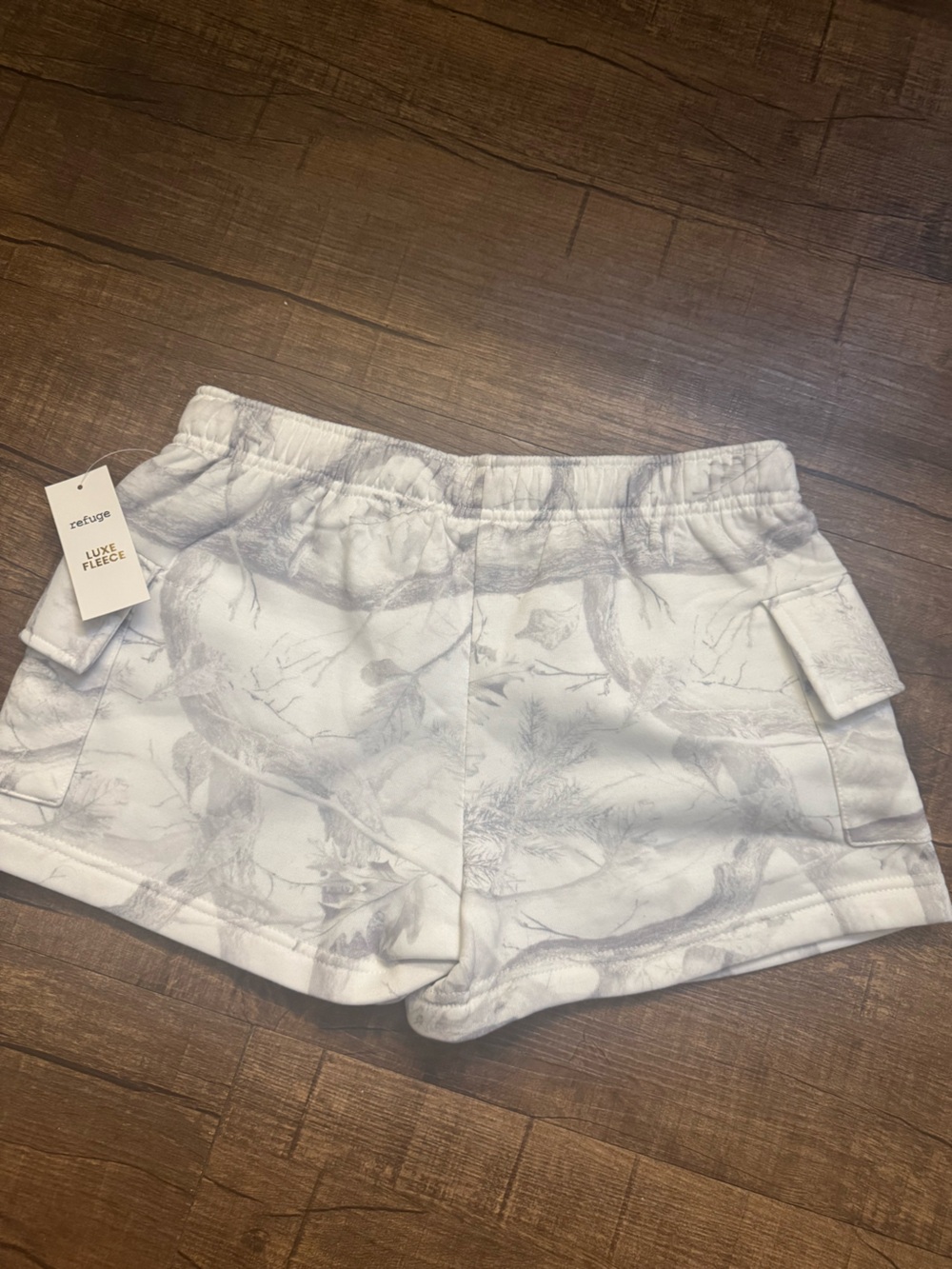 Refuge Camo Cargo Shorts - Picture 4 of 6